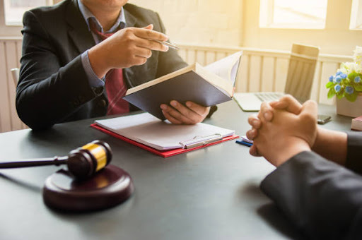 Common Mistakes to Avoid When Working With a Real Estate Lawyer